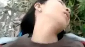 Gadis ABG Cantik Pasrah Digenjot Di Atas Motor